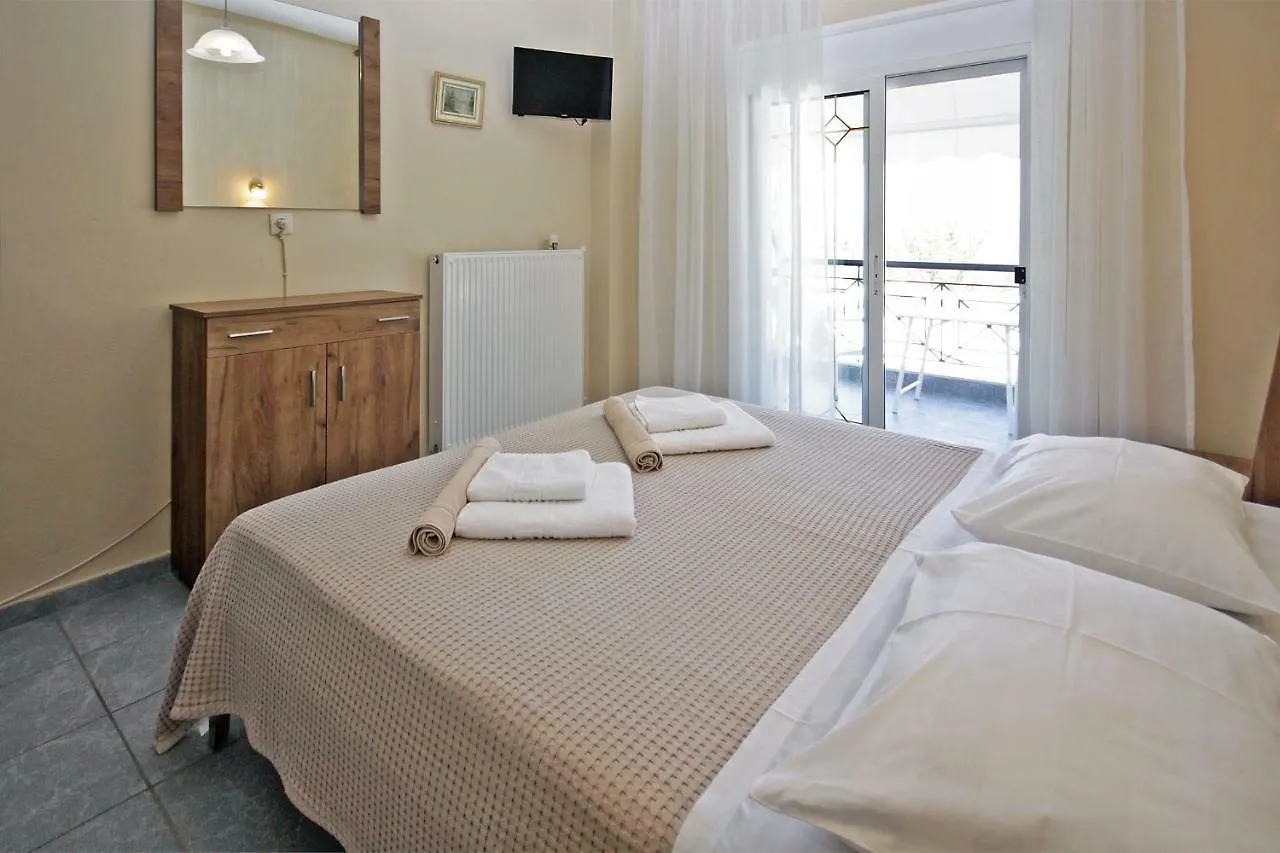 Guest house Funbeach Rooms Neos Marmaras